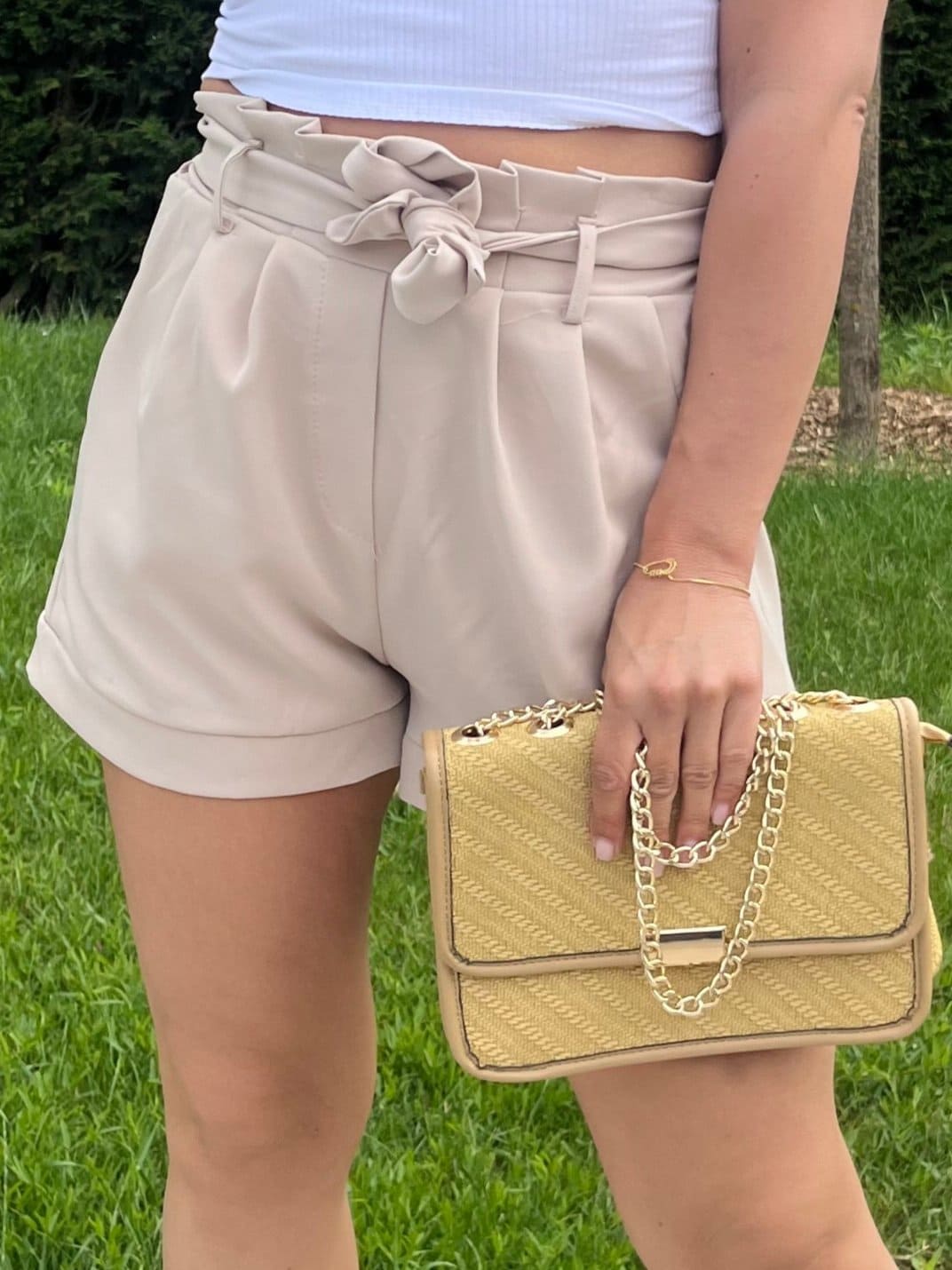 Short avec ceinture beige